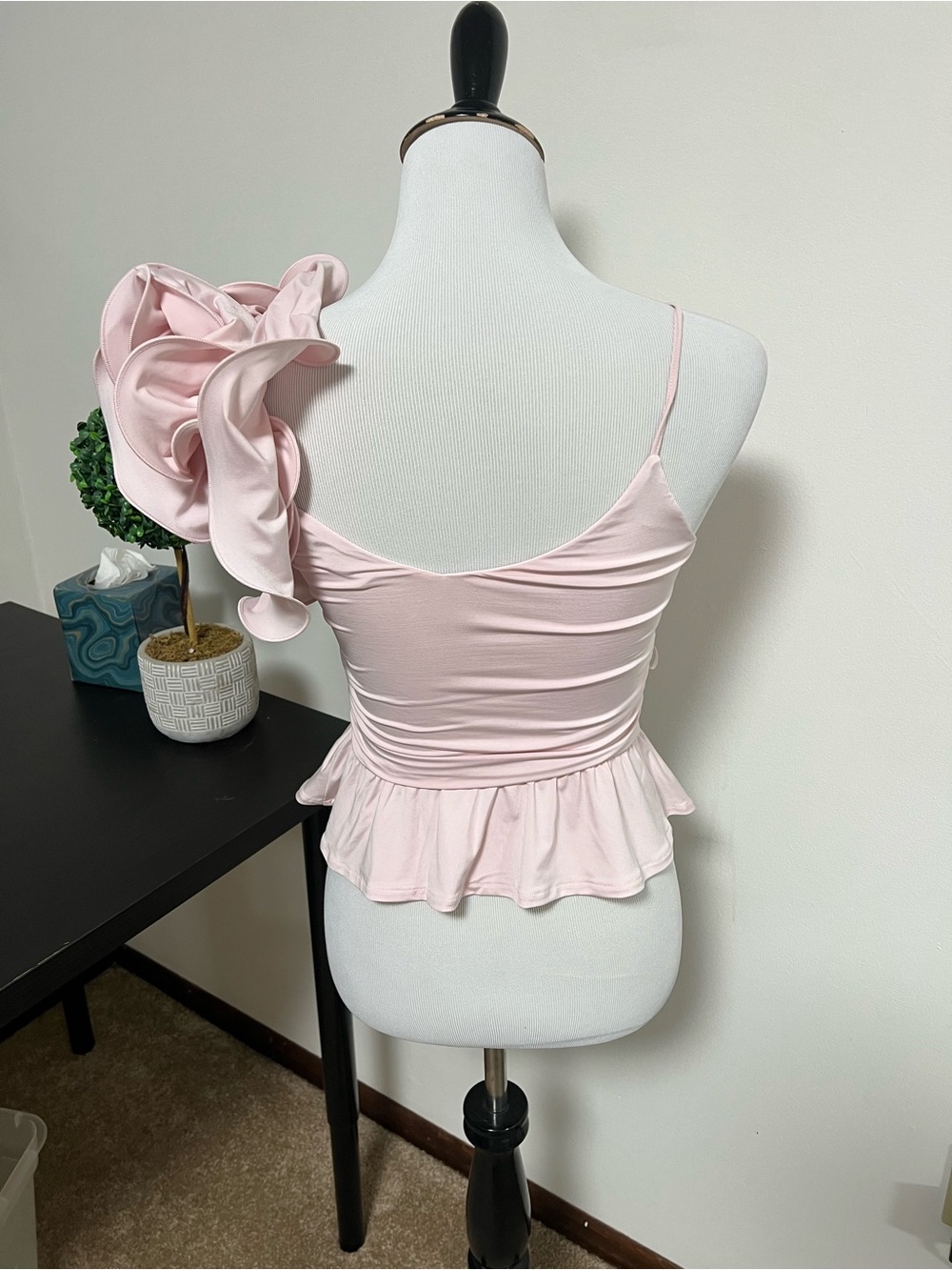 NWOT express Ruffle Peplum Tank Top - Pink - Picture 3 of 4